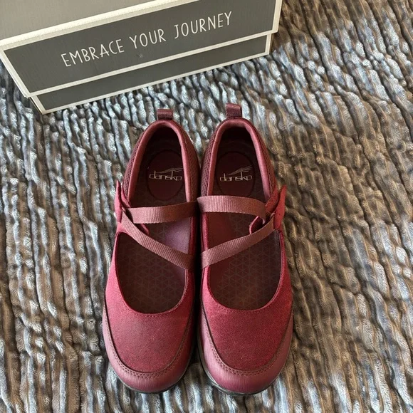 Dansko Primrose Flat (Burgundy / Wine Mary Jane’s) - Picture 5 of 15